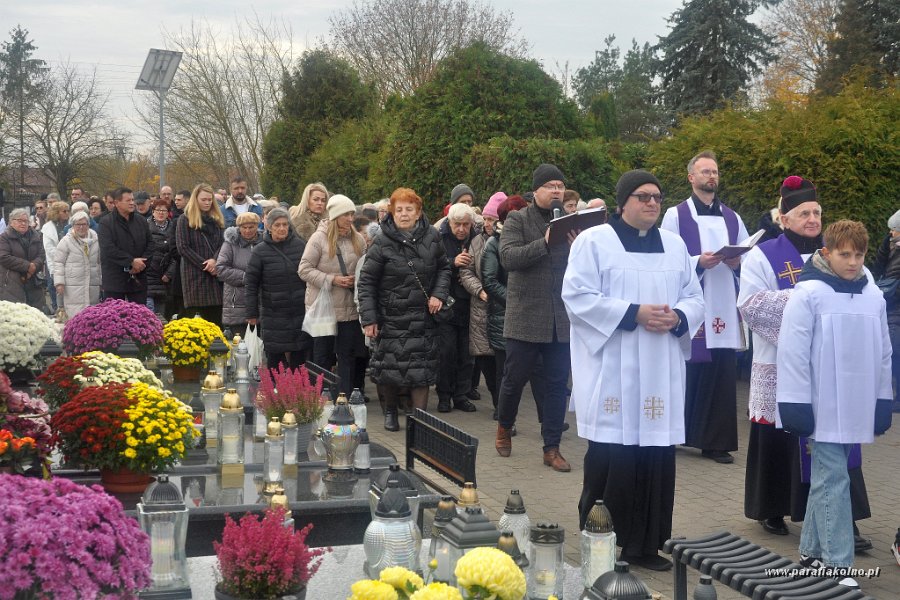 055 Procesja na nowym cmentarzu.jpg